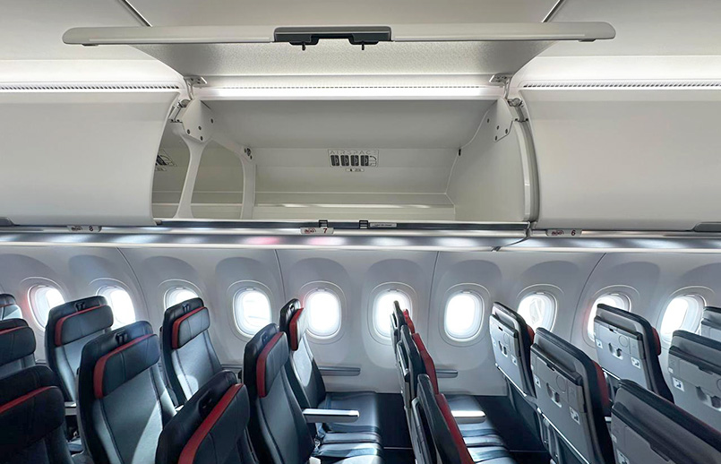 Nuevos compartimentos XL que cuentan con hasta 60% más de espacio para almacenar equipaje de mano. Nuevos compartimentos XL que cuentan con hasta 60% más de espacio para almacenar equipaje de mano.