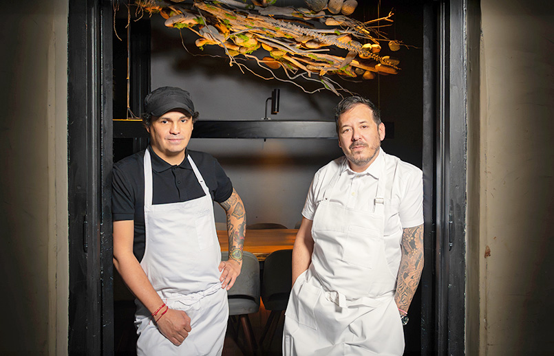 Chefs encargados de la renovación del menú en clase ejecutiva de Avianca.