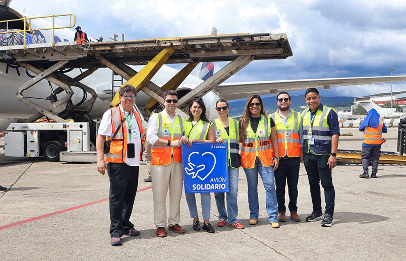 Transporte de ayuda humanitaria a Jamaica por parte de LATAM Cargo.