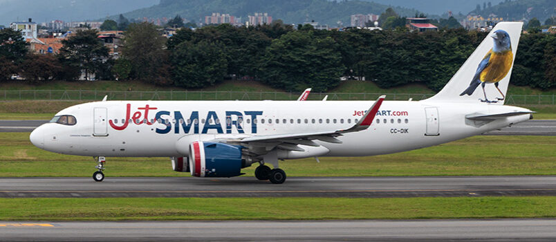 Airbus A320neo de JetSmart (matrícula CC-DIK) en el Aeropuerto Eldorado de Bogotá