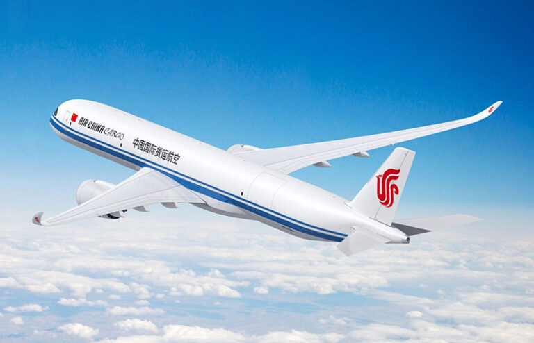Render de un Airbus A350F de Air China Cargo.