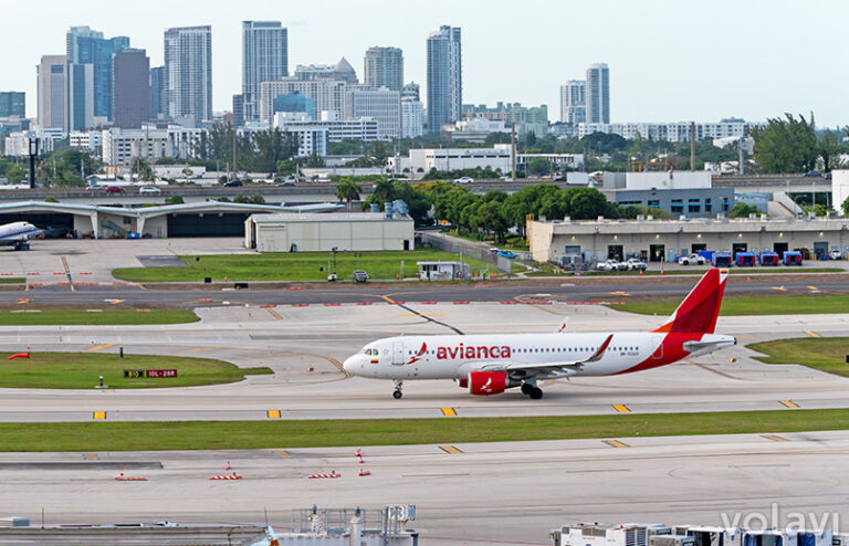 Airbus A320 de Avianca en el Aeropuerto Internacional Hollywood de Fort Lauderdale.