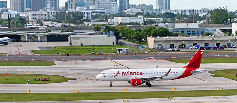 Avianca lanza rutas desde Cali y Barranquilla a Fort Lauderdale Airbus A320 de Avianca en el Aeropuerto Internacional Hollywood de Fort Lauderdale.
