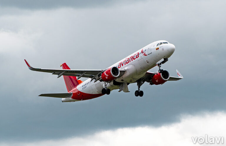 Airbus A320 de Avianca despegando del Aeropuerto Eldorado de Bogotá.