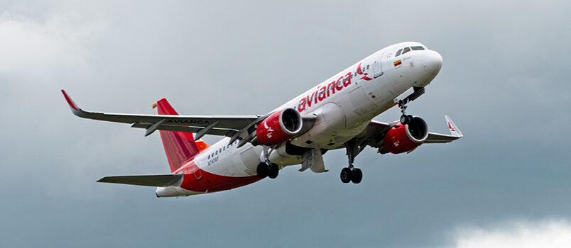 Airbus A320 de Avianca despegando del Aeropuerto Eldorado de Bogotá.