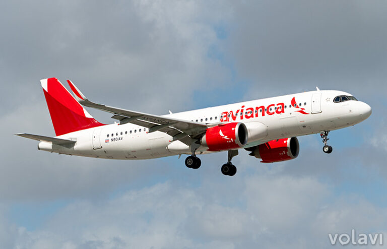 Airbus A320neo de Avianca (N901AV), aterrizando en Miami.