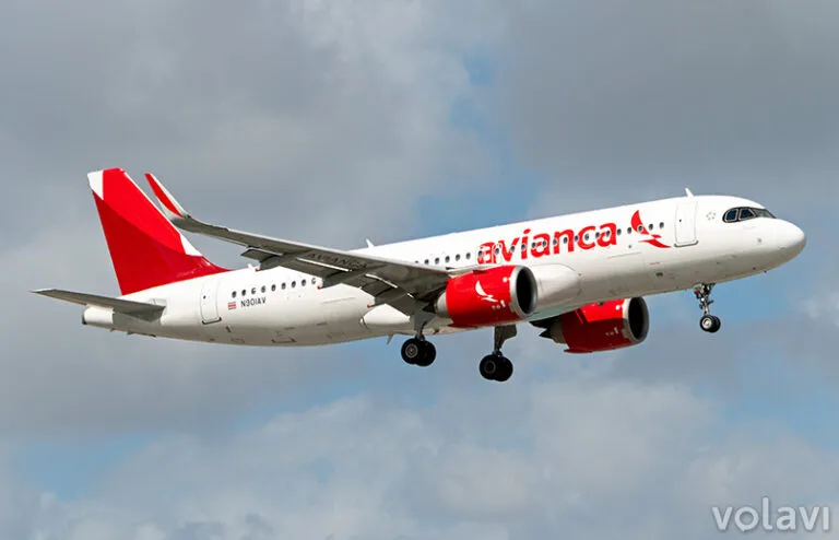 Airbus A320neo de Avianca (N901AV), aterrizando en Miami.