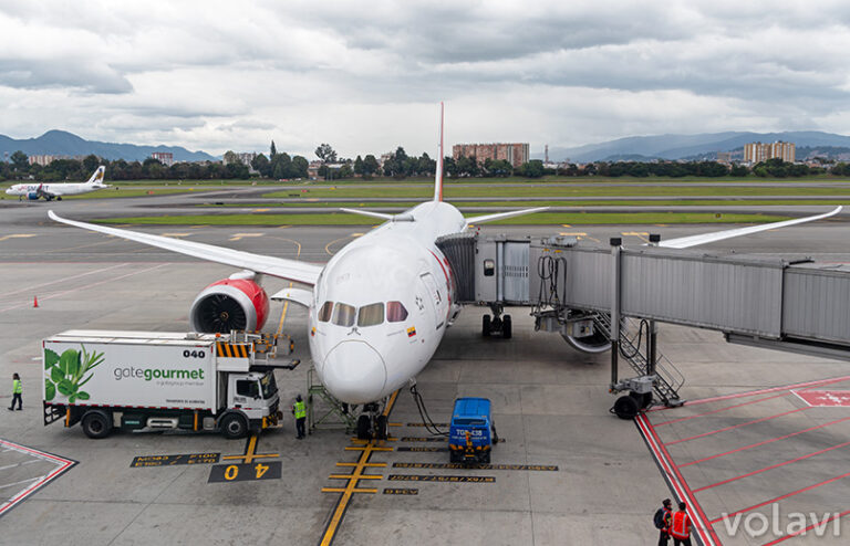 Boeing 787-8 de Avianca como el que cubre los vuelos entre Bogotá y Madrid.