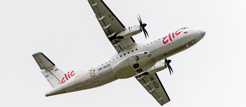 ATR 42 de Clic Air (HK-5331), despegando del Aeropuerto El Dorado de Bogotá.