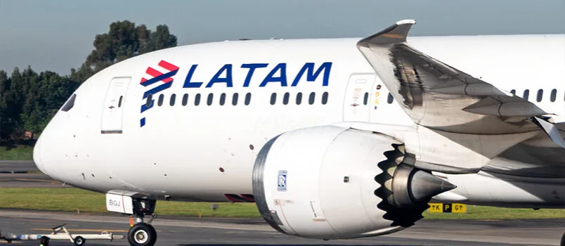 Grupo LATAM gana US$576 millones y ajusta guía para 2026 Boeing 787-9 de LATAM Airlines en el Aeropuerto El Dorado de Bogotá.