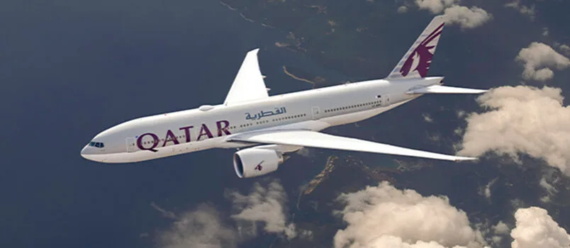 Boeing 777-200 de Qatar Airways en vuelo.