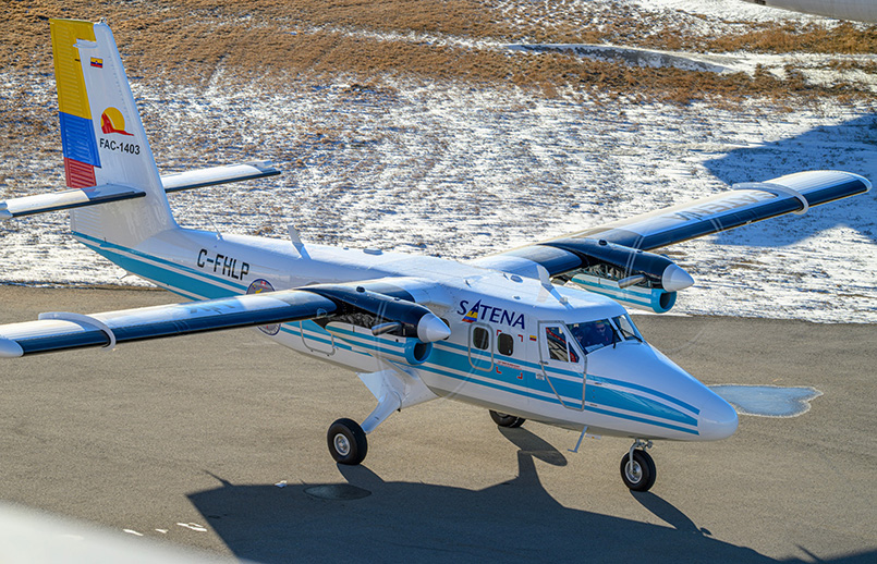 DHC-6-300G de Satena, con livery retro, de matrícula HK-5469/FAC1403.