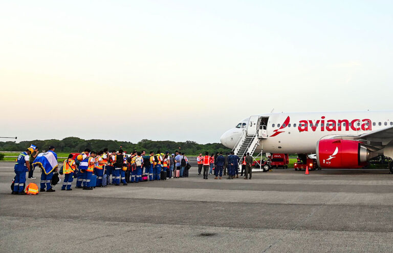 Transporte de ayudas a Venezuela desde El Salvador por parte de Avianca.