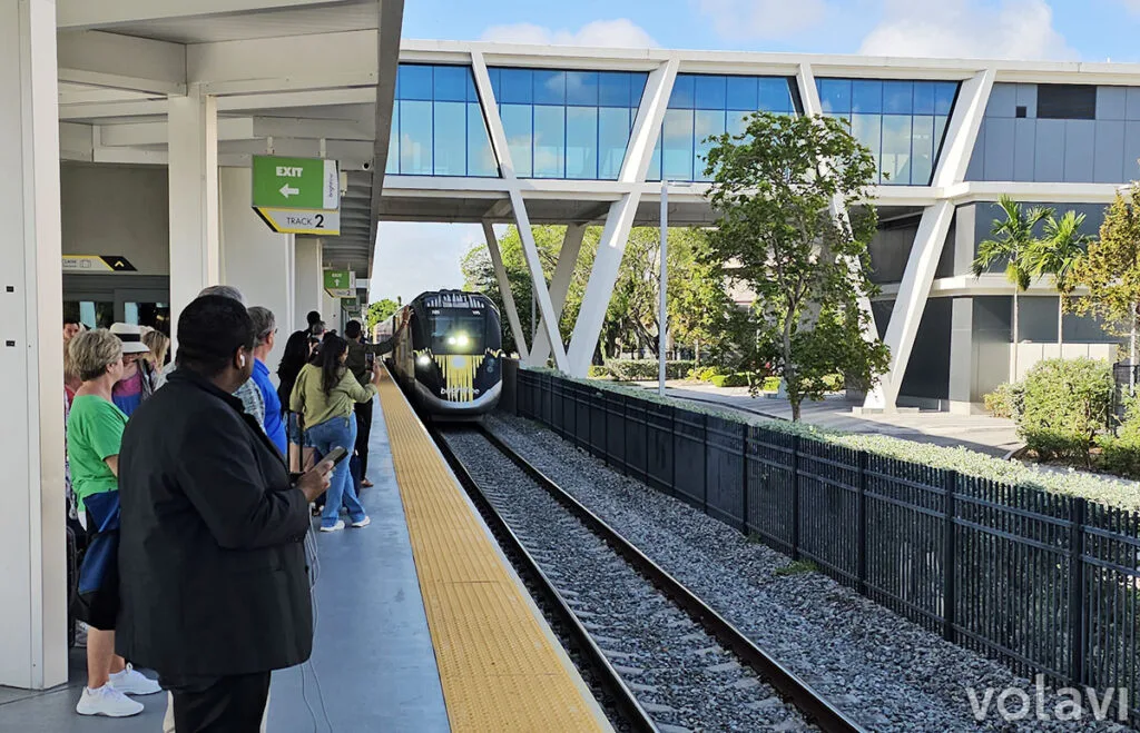 Probamos Brightline: así es viajar en tren entre Orlando y el sur de Florida