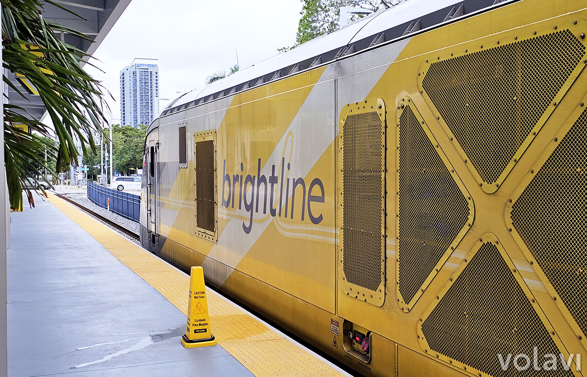 Tren de Brightline que nos transportó entre Orlando y Fort Lauderdale. Tren de Brightline que nos transportó entre Orlando y Fort Lauderdale.