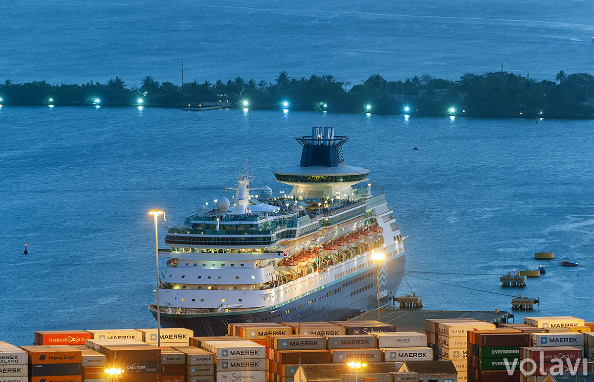 Crucero partiendo del puerto de Cartagena (Colombia). Foto: Andrés Ramírez (todos los derechos reservados).