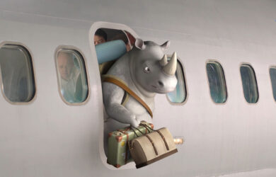 Campaña educativa de IATA "Save a Life, Not a Bag", para dejar equipaje en caso de evacuación.
