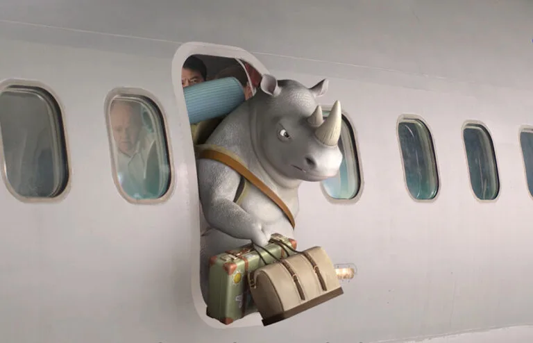 Campaña educativa de IATA "Save a Life, Not a Bag", para dejar equipaje en caso de evacuación.