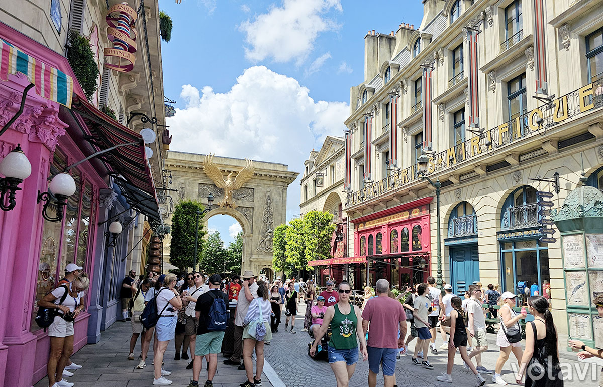 Entrada al mundo de Harry Potter en Epic Universe de Orlando. Entrada al mundo de Harry Potter en Epic Universe de Orlando.