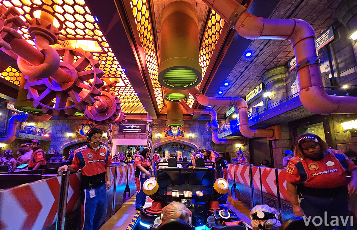 Mario Kart a través de una experiencia con tecnología y efectos de realidad aumentada. Mario Kart a través de una experiencia con tecnología y efectos de realidad aumentada.