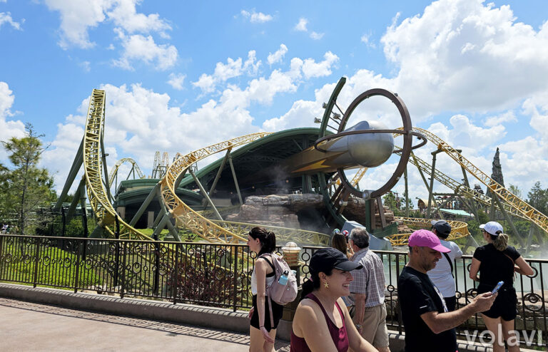 Una de las montañas rusas de Epic Universe, en Celestial Park.