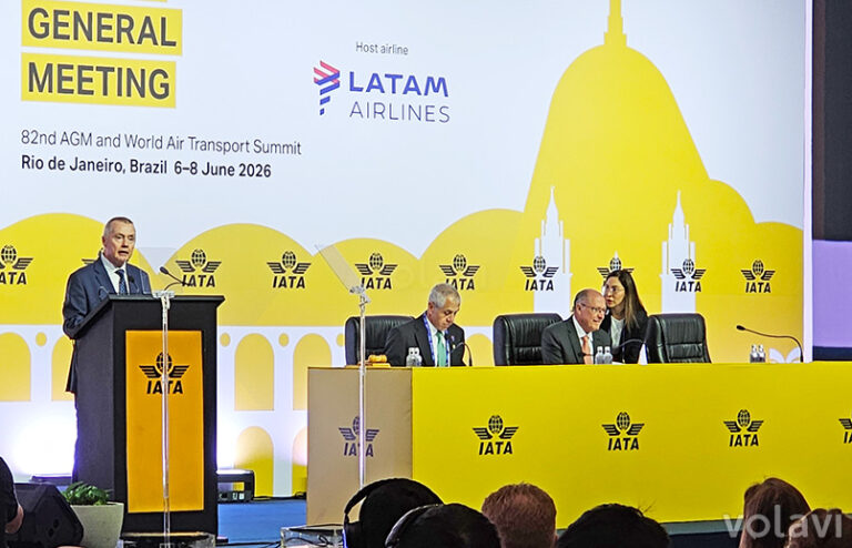 Intervención de Willie Walsh, director de IATA, durante la apertura del AGM 2026 en Río de Janeiro.