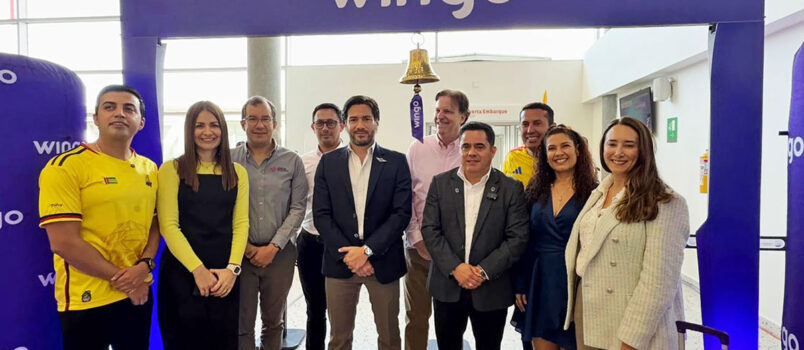 Corte de cinta en la inauguración de la nueva ruta de Wingo entre Bucaramanga y Aruba.