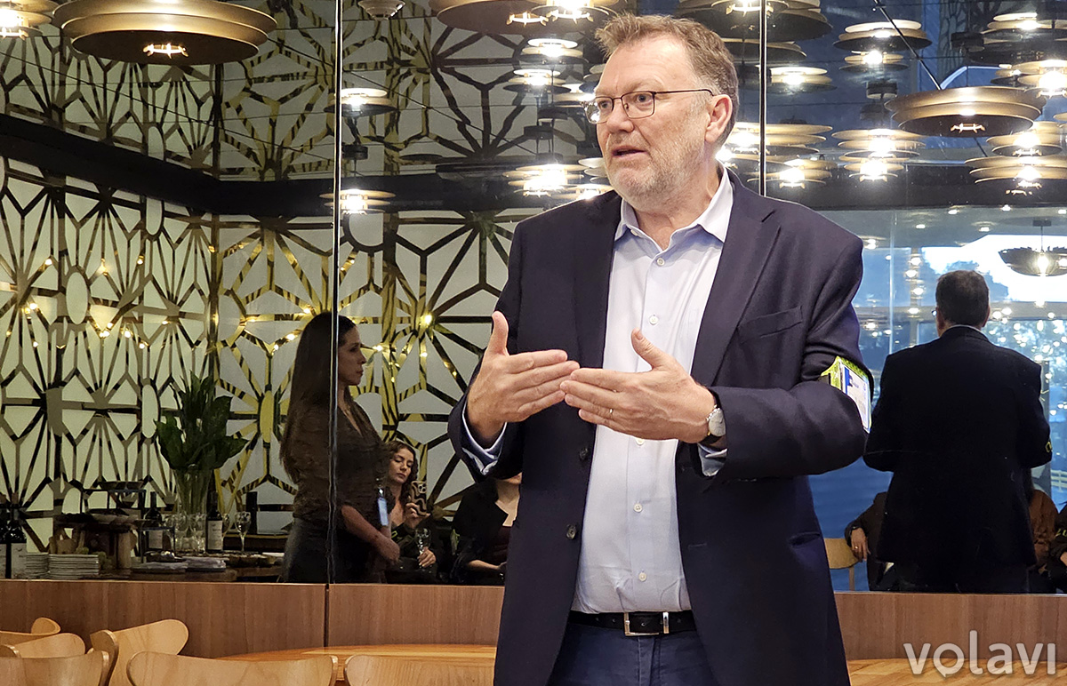 Alfonso Rodríguez, gerente para Sudamérica de Lufthansa, en la presentación de Allegris en Bogotá.
