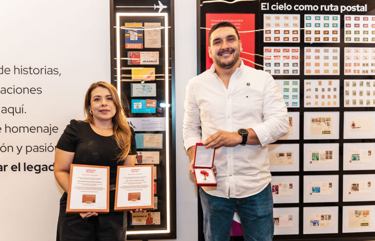 Homenaje al viajero frecuente de Avianca y Lifemiles que conservó más de 300 tiquetes con la aerolínea durante 80 años.