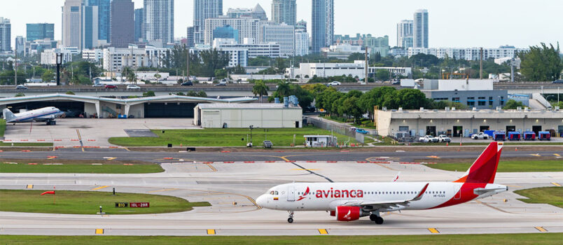 Airbus A320 de Avianca (matrícula HK-5320), próximo a despegar del Aeropuerto Internacional Hollywood de Fort Lauderdale.