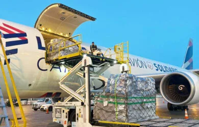 Boeing 767-300F de LATAM Cargo transportando ayuda a Venezuela bajo el programa "Avión Solidario".