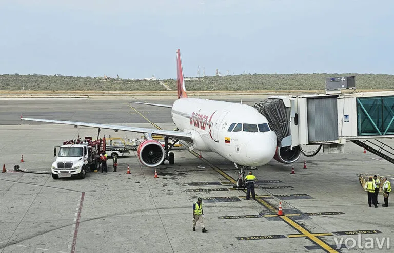 Airbus A320 de Avianca en el Aeropuerto Simón Bolívar de Maiquetía que sirve a Caracas.