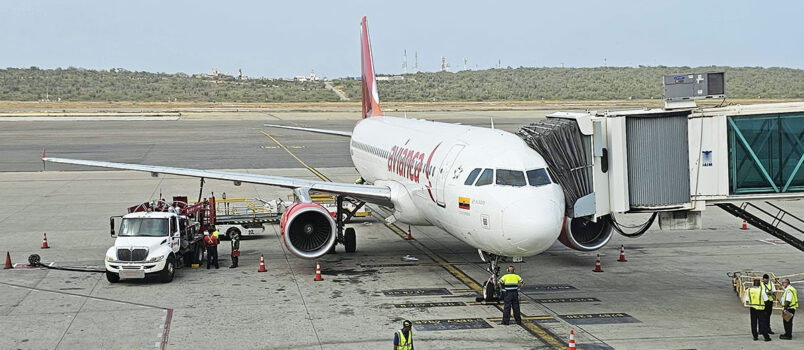 Airbus A320 de Avianca en el Aeropuerto Simón Bolívar de Maiquetía que sirve a Caracas.