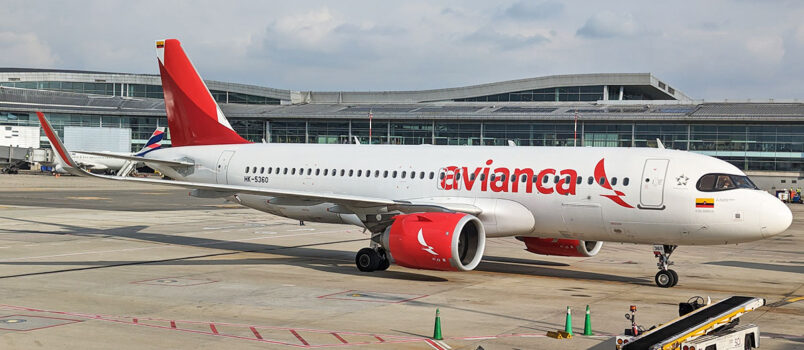 Airbus A320neo (HK-5360), en la terminal nacional del Aeropuerto El Dorado de Bogotá.
