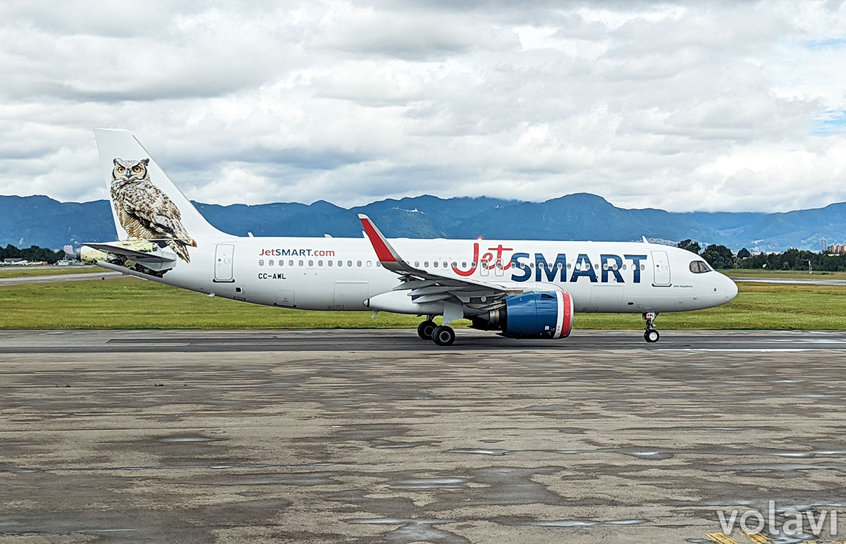Airbus A320neo de JetSmart (CC-AWL), en el Aeropuerto El Dorado de Bogotá.
