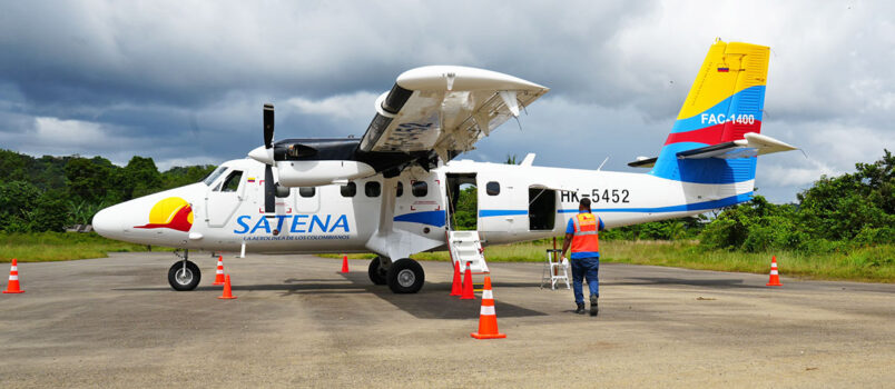 Satena reactiva vuelos de Pizarro a Cali y Quibdó desde el 25 de agosto Twin Otter de Satena (matrícula HK-5452/FAC-1400), en el Aeropuerto de Pizarro, en Bajo Baudó (Chocó).