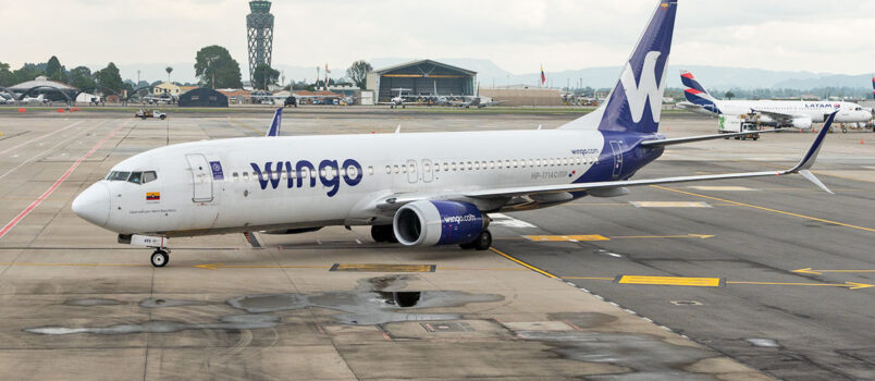Boeing 737-800 de Wingo (HP-1714CMP), llegando al Aeropuerto El Dorado de Bogotá.