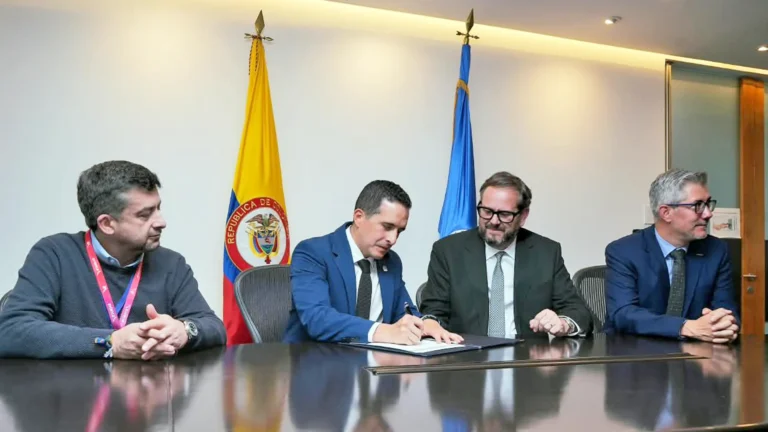 Airbus y Avianca participarán en estudios para el nuevo espacio aéreo de Bogotá