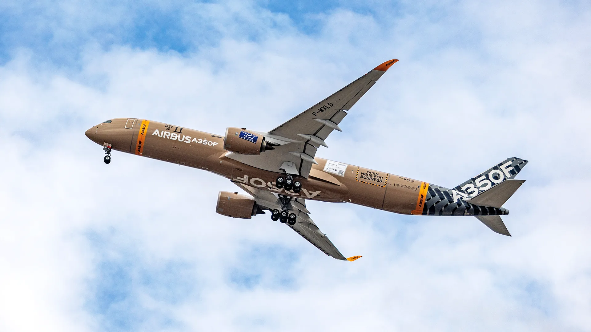 Primer vuelo del Airbus A350F en Toulouse, Francia.
