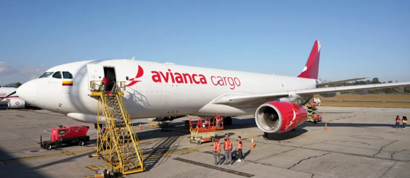 Airbus A330F de Avianca Cargo en la terminal de carga de Medellín.
