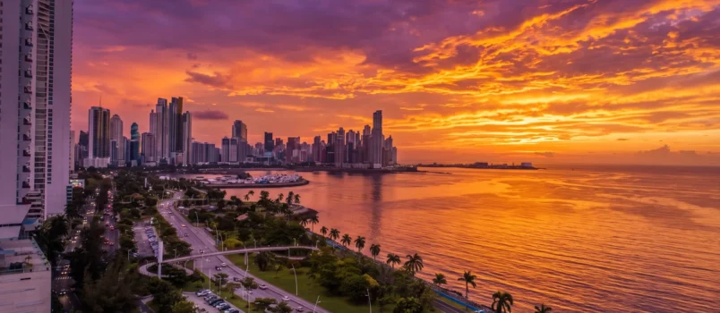 Satena lanza ruta entre Montería y Ciudad de Panamá Atardecer en Ciudad de Panamá.
