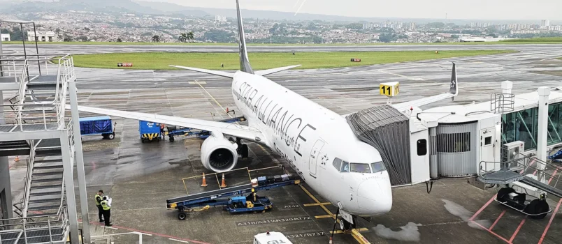 Copa aumenta sus vuelos a Pereira y Bucaramanga desde Panamá Boeing 737-800 de Copa Airlines en el Aeropuerto Internacional Matecaña de Pereira.