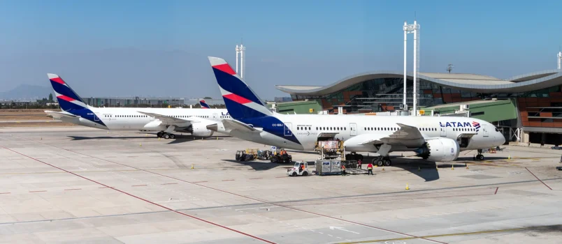 LATAM Airlines es elegida "Aerolínea del Año" por Air Transport World Flota de Boeing 787 de LATAM Airlines en el Aeropuerto Arturo Merino Benítez de Santiago de Chile.