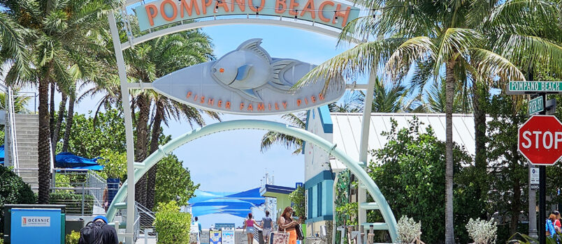 Qué hacer en Pompano Beach: museo, playas y un muelle frente al mar Entrada al muelle de Pompano Beach, al norte de Fort Lauderdale.