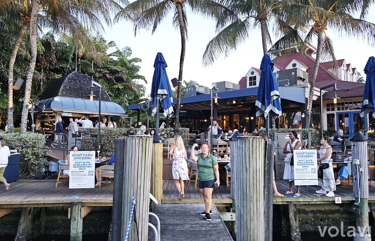 Para en "The Boatyard", durante el recorrido en el Water Taxi de Fort Lauderdale.
