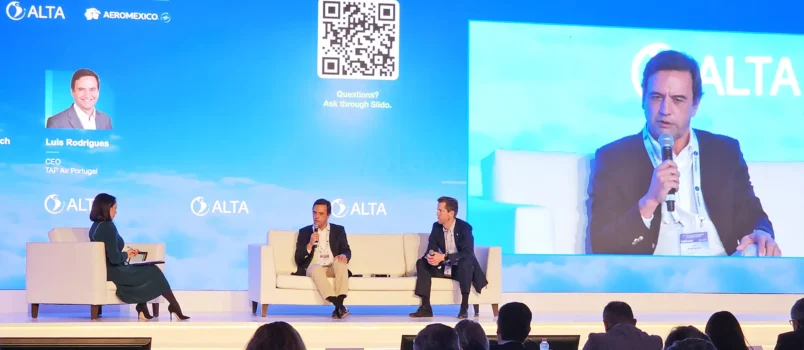 CEO's de TAP Portugal y WestJet en su panel del ALTA Leaders Forum 2026.