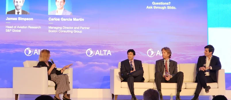 América Latina necesita mejores condiciones para atraer inversión aérea Panel sobre entorno económico y geopolítico de la aviación en el ALTA Leaders Forum 2026.