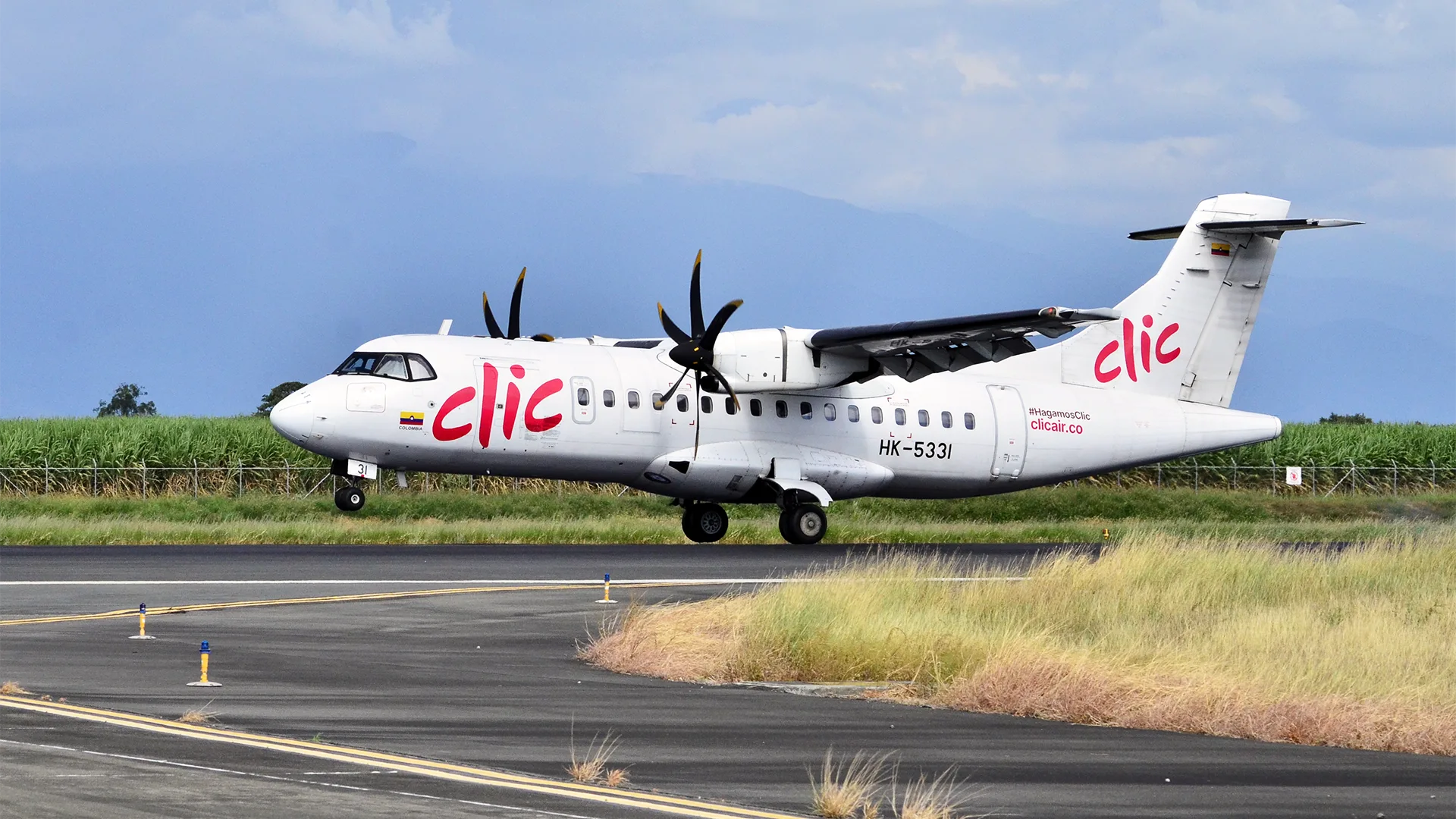 ATR 42-600 de Clic (HK-5331), aterrizando en el Aeropuerto Alfonso Bonila Aragón de Cali. Foto: Clic